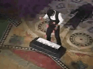 piano-juggler